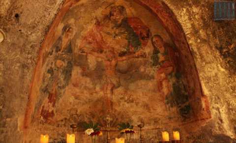 Monopoli, la chiesa dello Spirito Santo: millenaria cripta aperta solo otto giorni l'anno